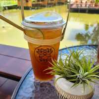 บึงบัว คาเฟ่ บรรยากาศ​ชิวๆ ริมบึงบัว 