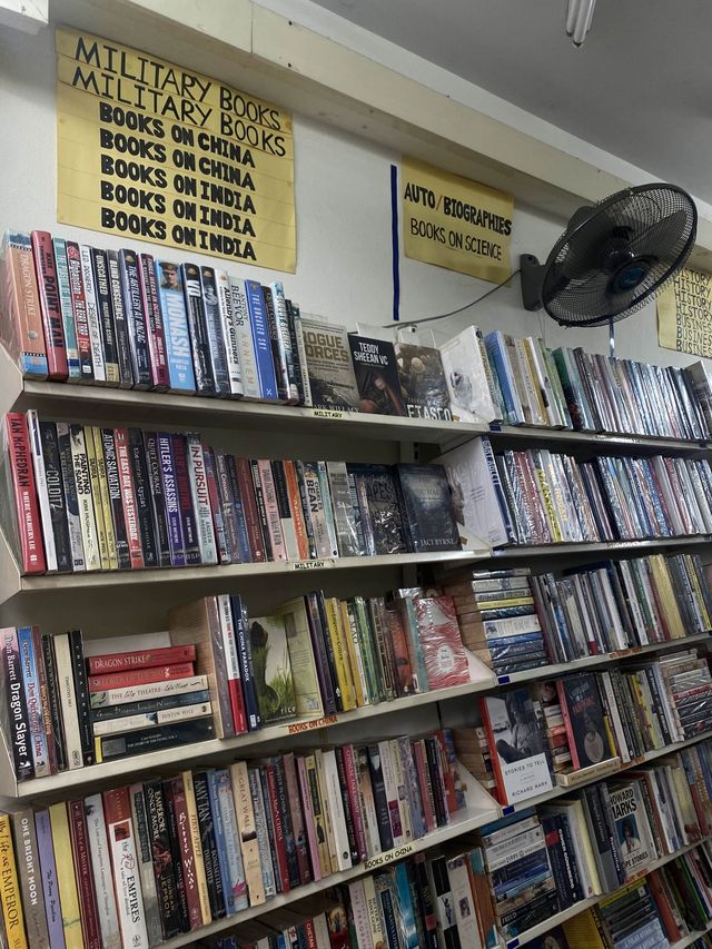 แนะนำ “ร้านหนังสือต่างชาติมือสอง” ที่ถนนข้าวสาร