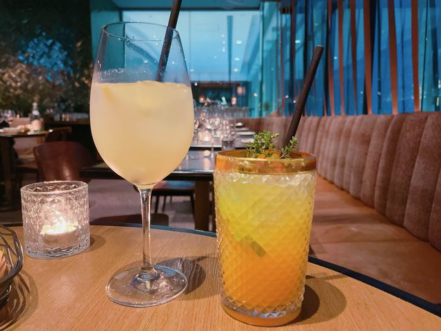 餐廳由米芝蓮星級Chef Enrico Bartolini 開設，食物充滿意大利風情而且又夠正宗，質素有保証~加上意大利藉店員服務超殷勤又夠禮貌，我同朋友仔都食得好盡興，值得一試～