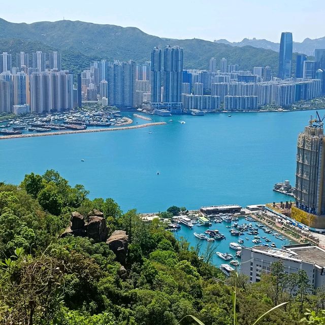 Easy hike with typhoon shelter seaview