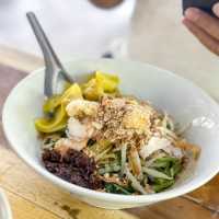 บะหมี่น้ำกุ้ง เจ้าอร่อยย่านบางเหนียว ภูเก็ต