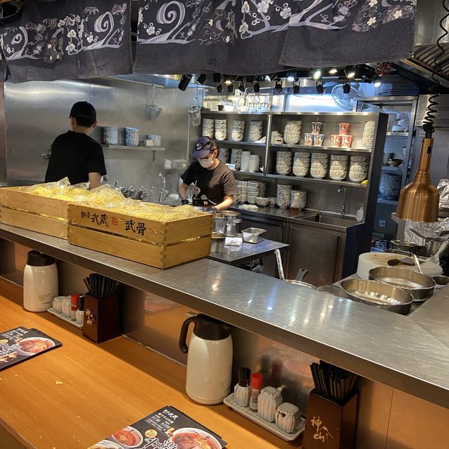 激辛牛舌沾汁麵餐 + 幸味䐁耳+ 蜜桃焙茶...， 我好掛住！  