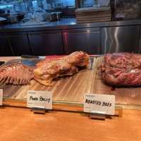 海鮮及燒牛肉無限添加的weekend brunch