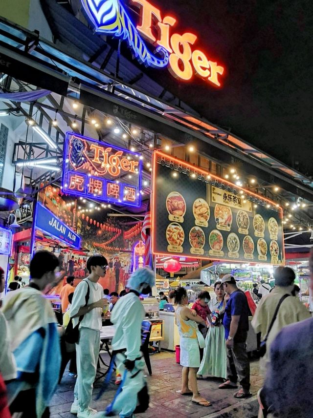 Jalan Alor, the Foodies' Paradise!