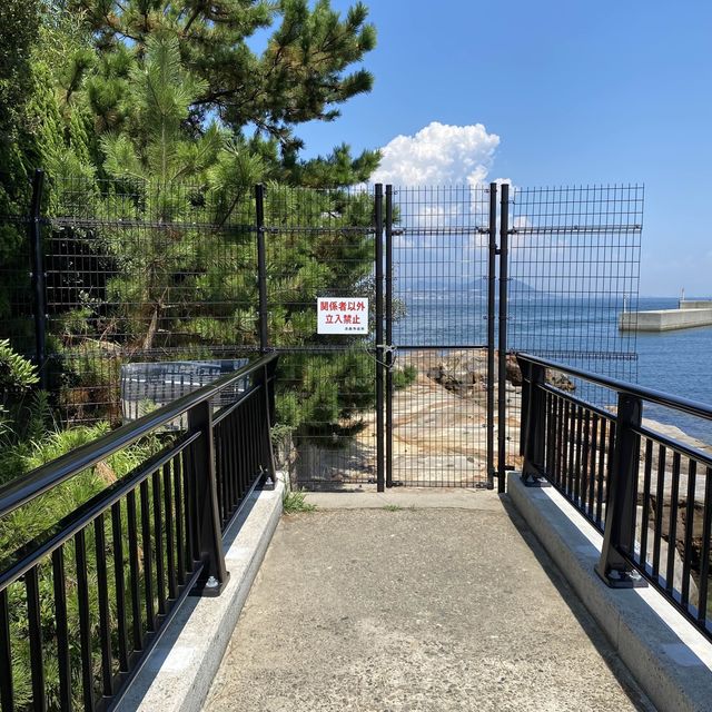 淡路島！郷土記念物絵島（えしま）岩屋にあるパワースポット！海が綺麗！明石大橋を背に絶景ポイントでもある