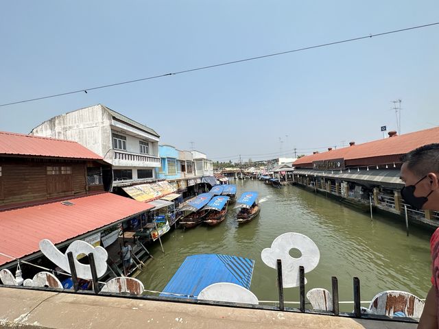 ตลาดน้ำอัมพวา เที่ยวใกล้กรุงเทพ