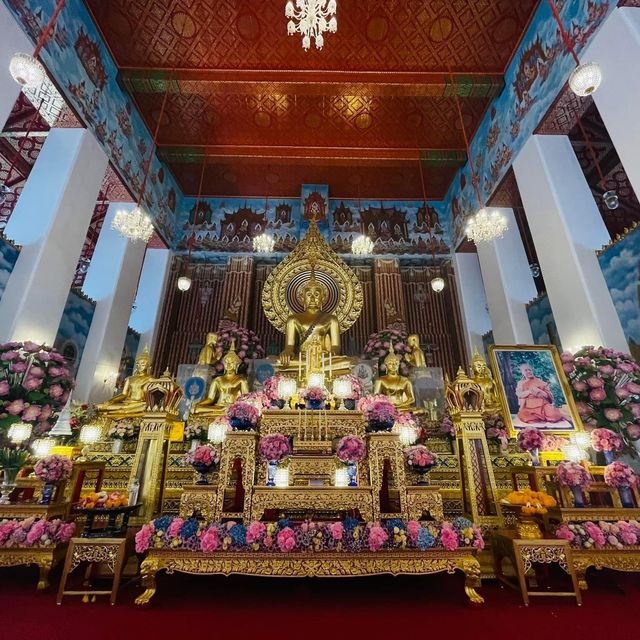 วัดชนะสงคราม วัดดังตั้งใจกลางถนนข้าวสาร