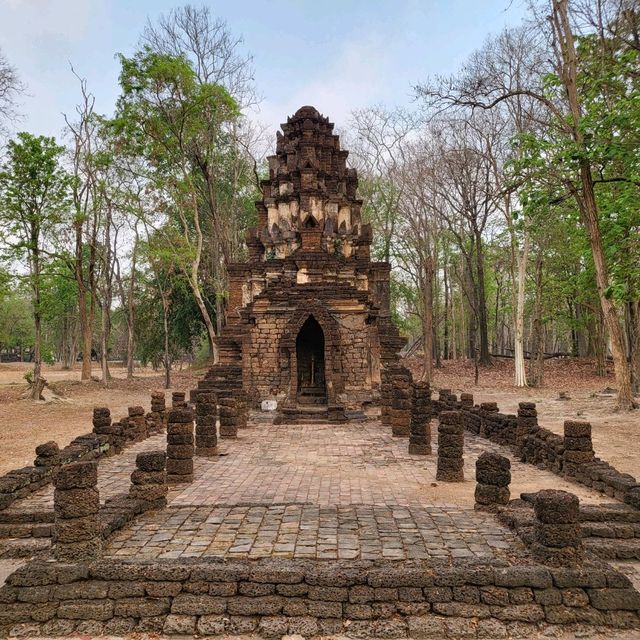 ปั่นจักรยานเที่ยวอุทยานประวัติศาสตร์ศรีสัชนาลัย