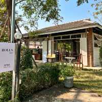ROLLs.space cafe