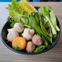 首間任食牛尾煲和鷓鴣湯底火鍋