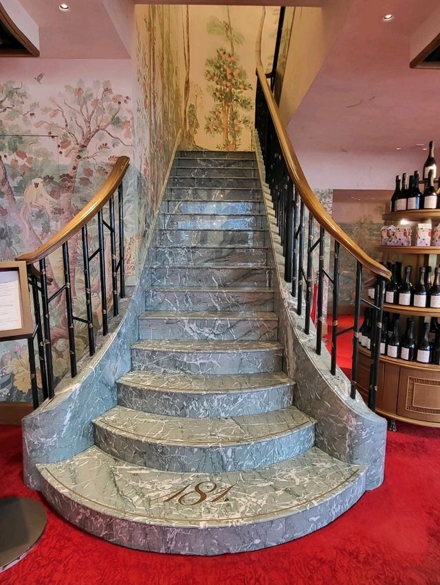 承傳百年的英國皇室餐廳