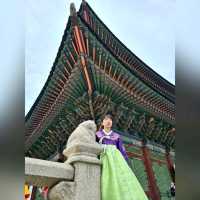 🇰🇷 Walk around Gyeongbokgung Palace in Hanbok