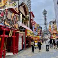 【大阪府】新世界の守り神「ビリケン神社」
