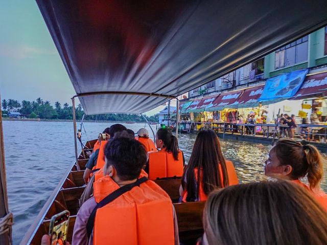 ตลาดน้ำอัมพวา | Amphawa Floating Market. 