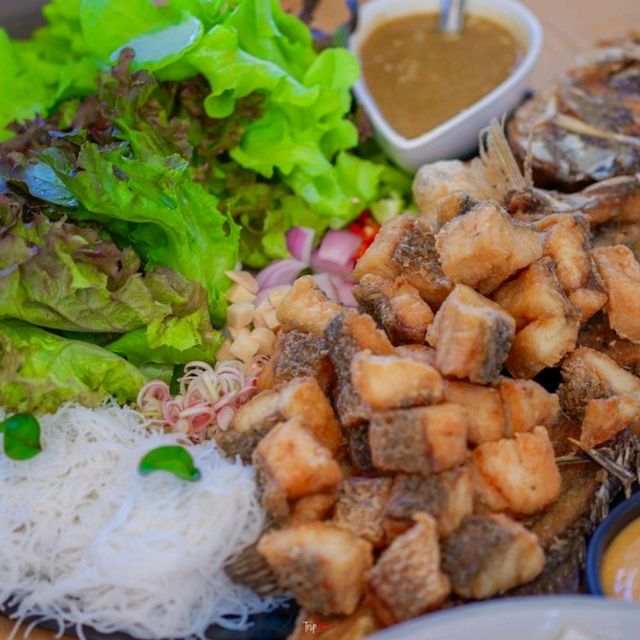 คาเฟ่มินิมอล มีน้องปลาคาร์ป