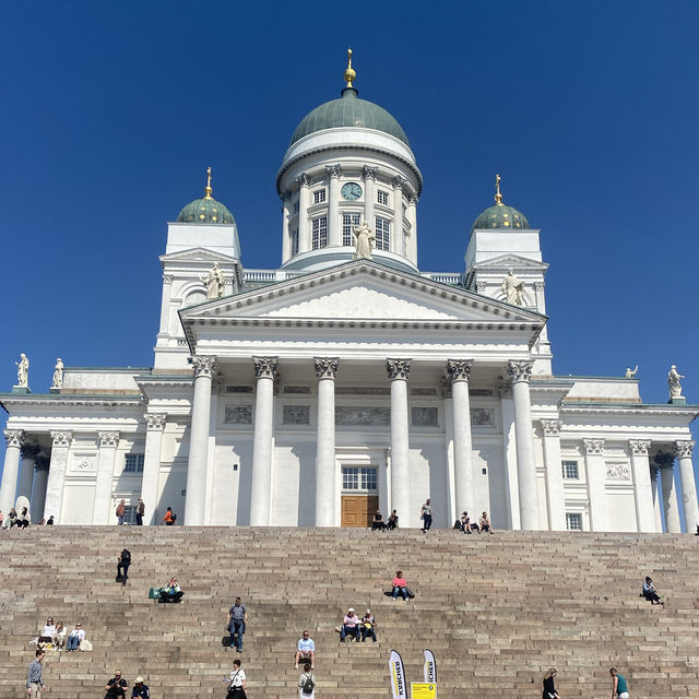 The land of the midnight sun : Finland 