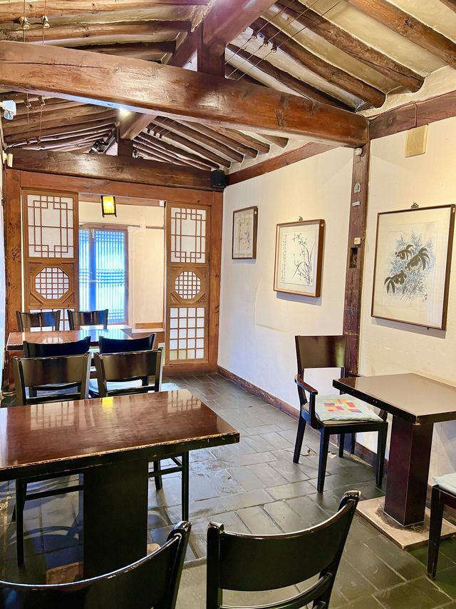 仁寺洞の路地裏、耕仁美術館に併設「伝統茶院」
