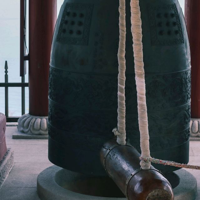 바다를 멋지게 바라볼 수 있는 향일암