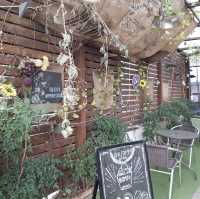 ホンデに秘密基地のような空いてる穴場カフェ！☕️