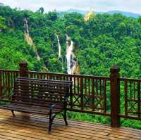 Sparkling of Myanmar waterfall 💦 