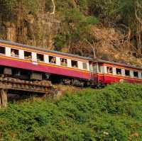 ที่พักวิวรถไฟริมแม่น้ำแคว สวนไทรโยครีสอร์ท จ.กาญฯ
