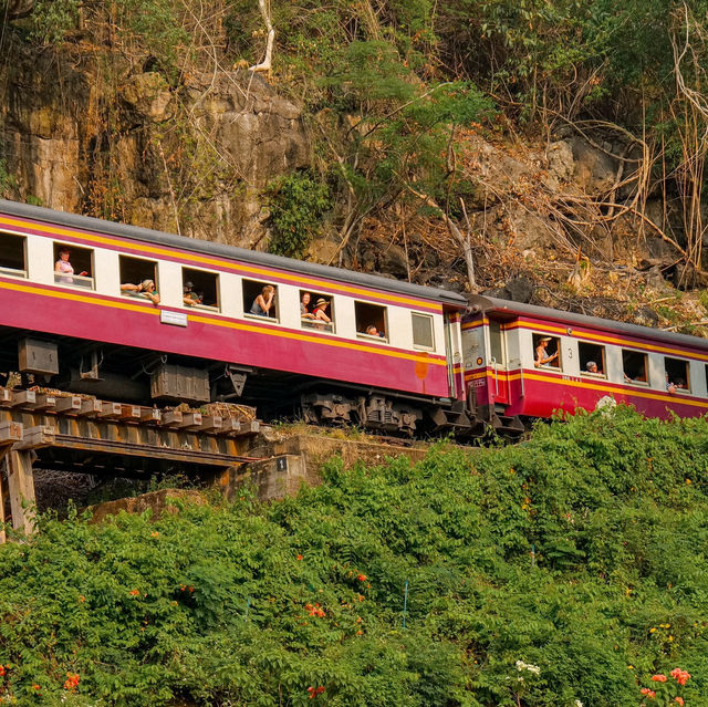 ที่พักวิวรถไฟริมแม่น้ำแคว สวนไทรโยครีสอร์ท จ.กาญฯ
