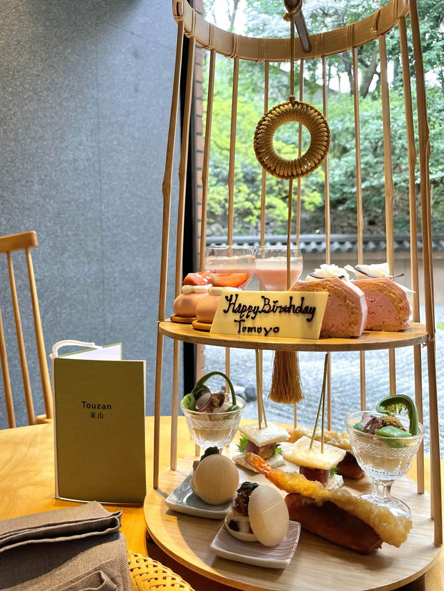 【京都】 和素材で味わう贅沢なさくらアフタヌーンティー