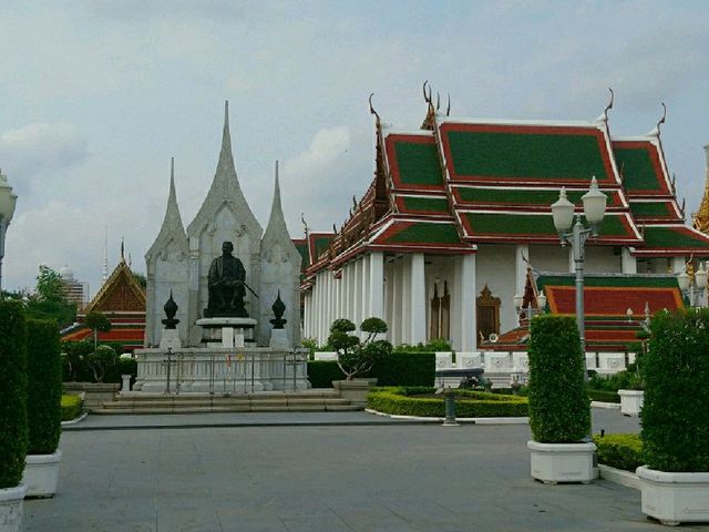 ลานพลับพลามหาเจษฎาบดินทร์