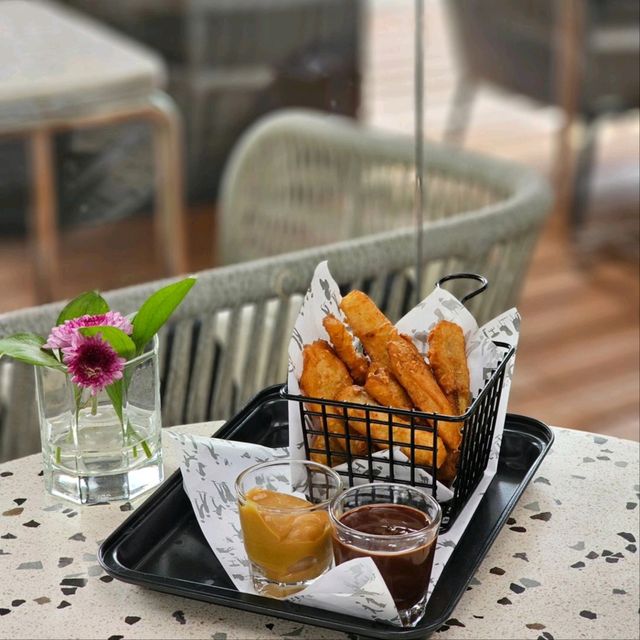 TEMPAT KOPI YANG LUAS COCOK UNTUK KELUARGA