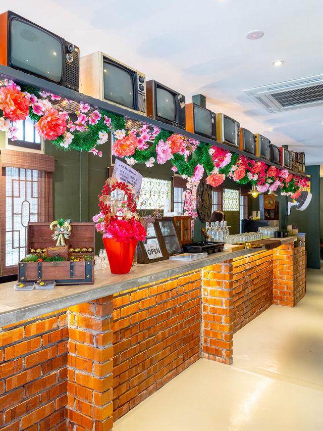 Fresh Seafood Feast: Gazebo Cafe Simpang Ampat 