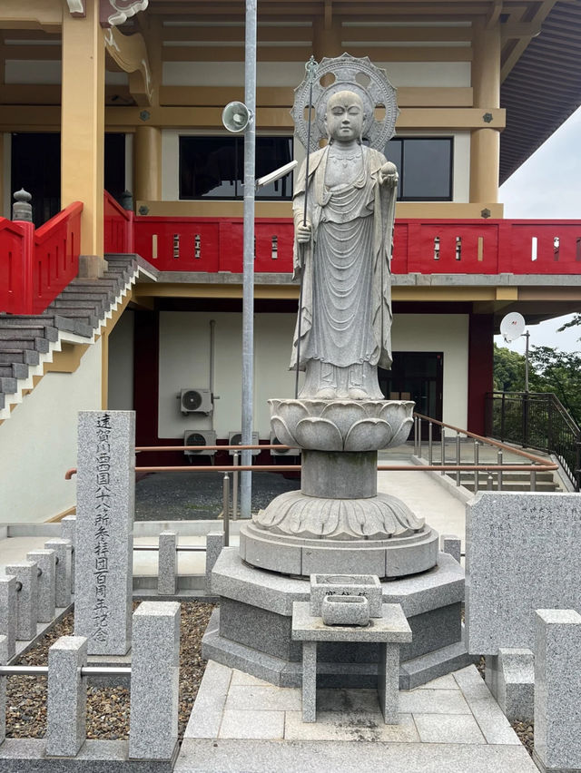 【福岡神社】お寺から海を眺めることができる大きな不動寺