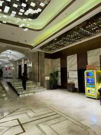 🏢 Modern Hotel in Old Building 