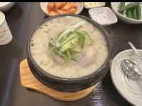 요즘 너무 더우니까 복날 대표 보양식 삼계탕 먹기