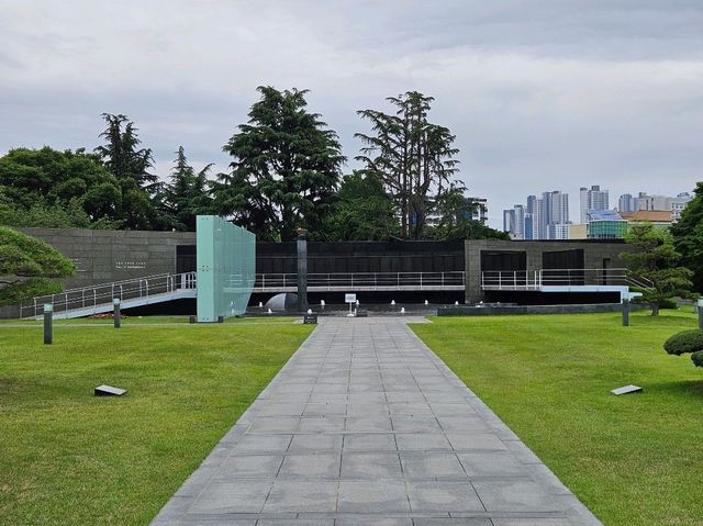 The visit to UN Memorial Cemetery in Busan