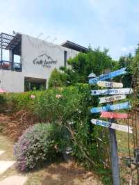 Café Laura Bar & Restaurant คาเฟ่สวยสไตล์อังกฤษ