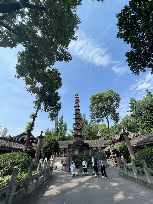 "成都文殊院：尋找心靈寧靜之旅" 🏯🌟🙏