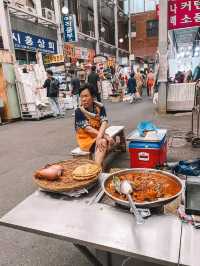 Strolling around Gwangjang Market in Seoul South Korea ✨