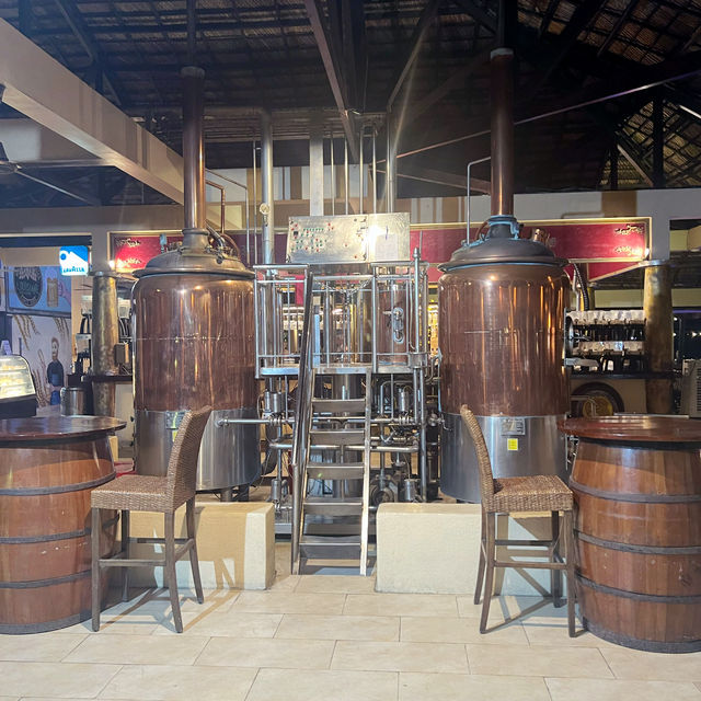 Awesome brewhouse by the beach🍻