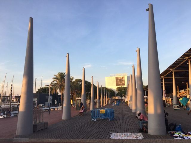 西班牙巴塞隆納-夕陽下漫步海上蘭布拉：Rambla de Mar
