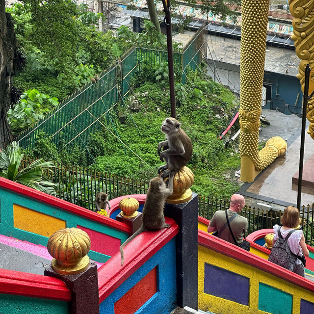 วัดถ้ำบาตู (BATU CAVES) ศาสนสถานฮินดูอันศักดิ์สิทธิ์