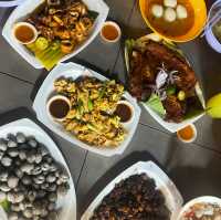 Singapore Famous Hawker Local Food at 85 Bedok. 