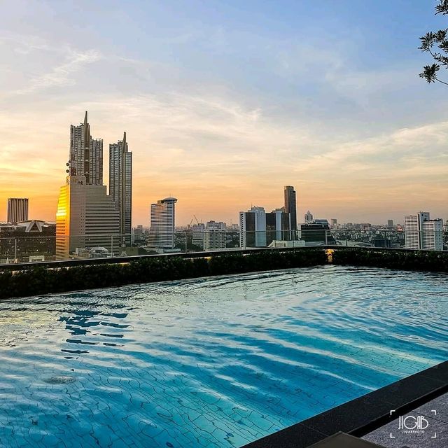 โรงแรมกลางใจกรุง ทำเลดี ชมพลุ ICONSIAM