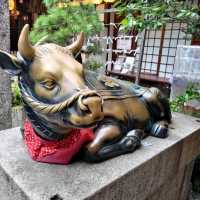 京都景點｜隱身商店街能增長學問智慧、金牛求財富—錦天滿宮