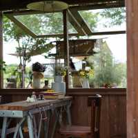 Flower shop &  Cafe 