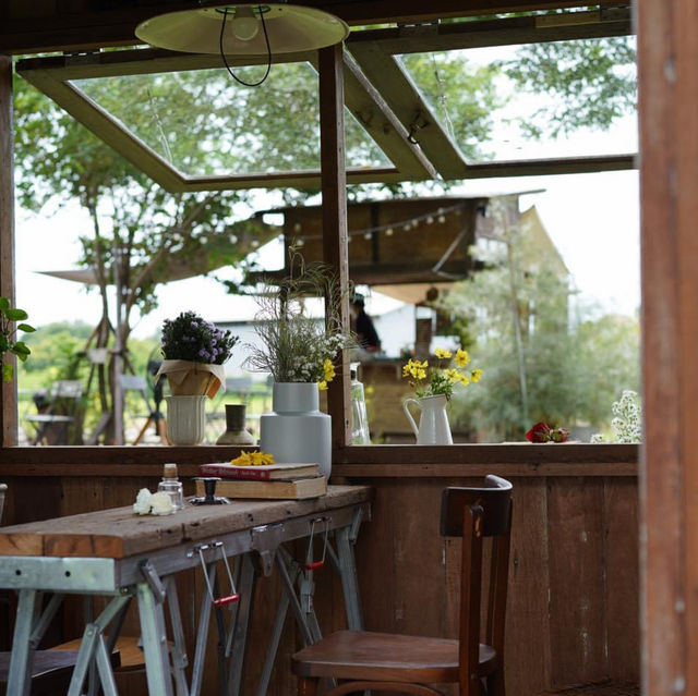 Flower shop &  Cafe 