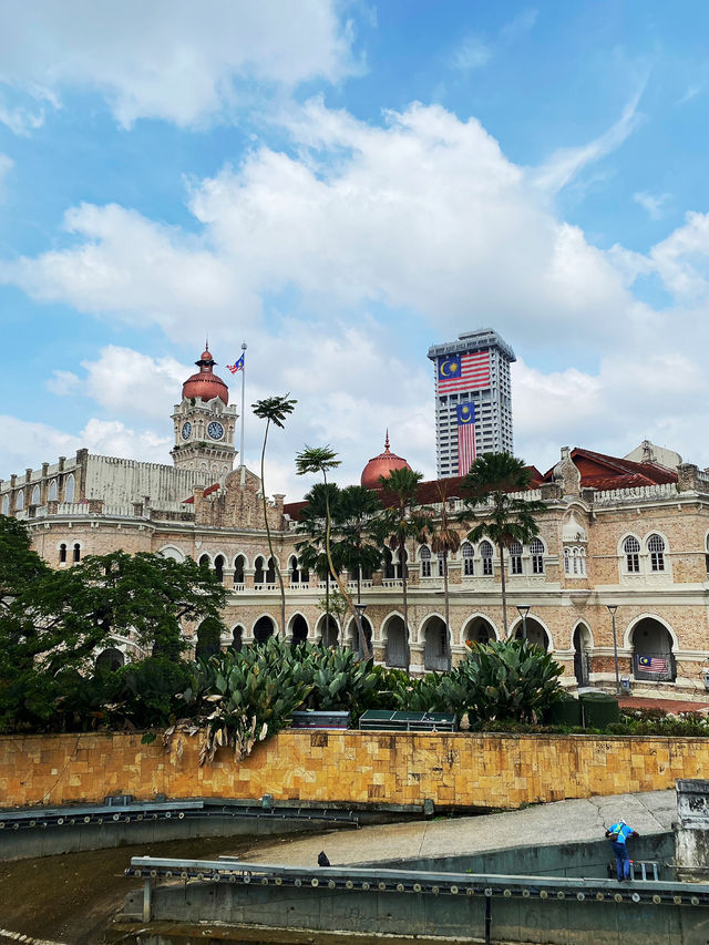Ancient European building by the Dataran Merdeka 🇲🇾 