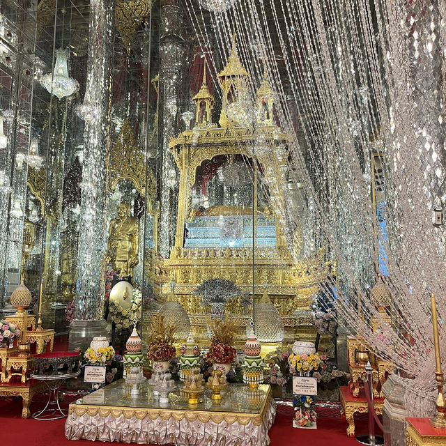วัดท่าซุง วัดงามเมืองอุทัย