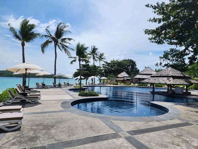 รีวิวที่พัก Nora​ Beach​ Resort​ and​ Spa