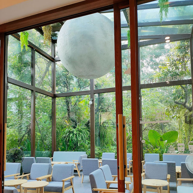 ใกล้บ้าน • In The Garden ~ คาเฟ่ในสวน