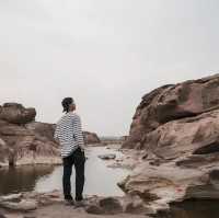 สามพันโบก